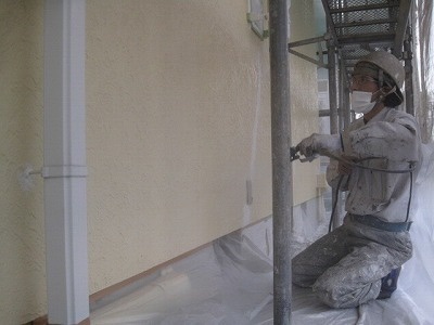 現場作業の画像です。 | 外壁塗装・屋根塗装・雨漏り・ベランダ防水の和田塗建