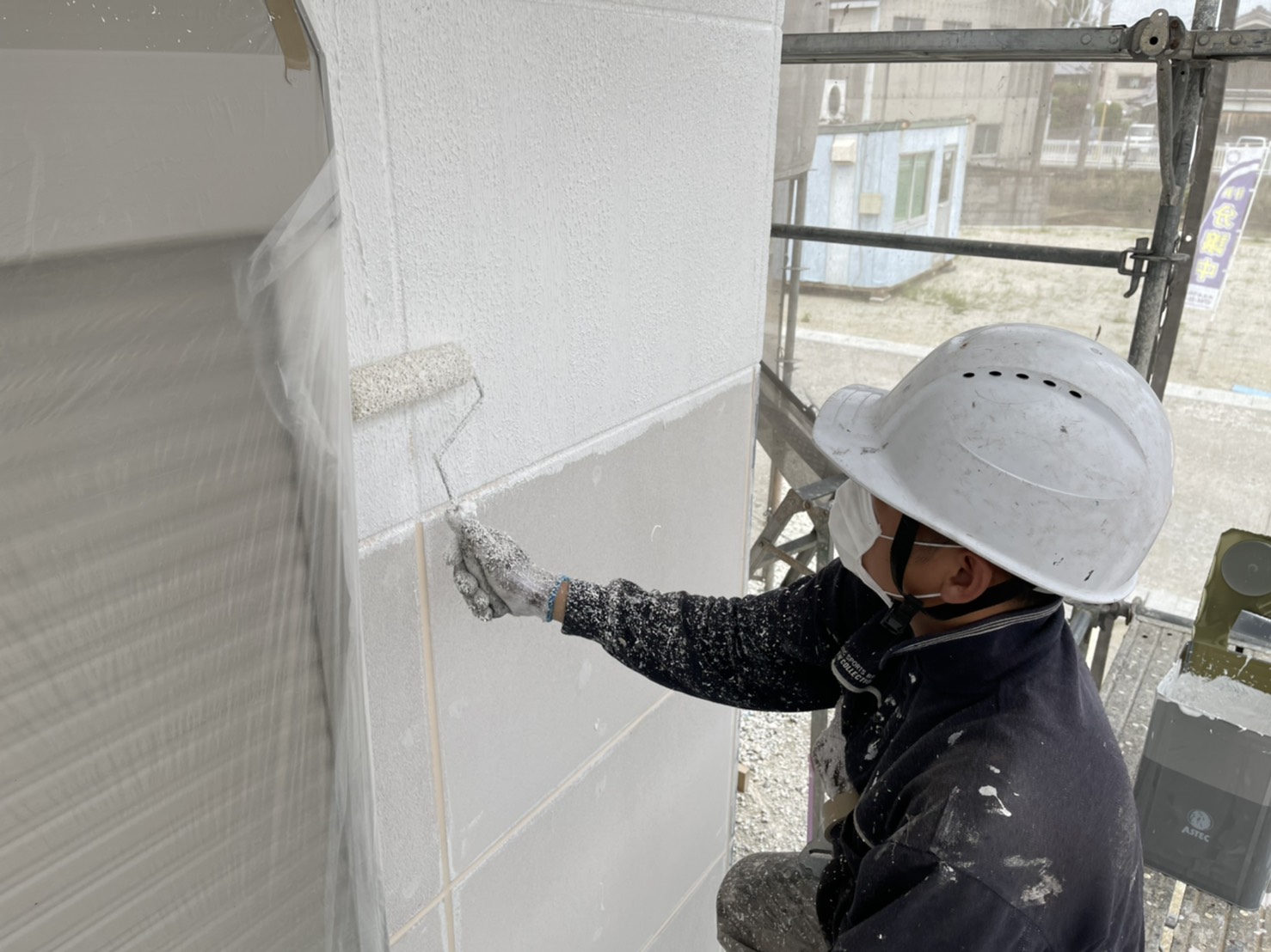 微弾性フィラー1回目の画像です。 | 外壁塗装・屋根塗装・雨漏り・ベランダ防水の和田塗建